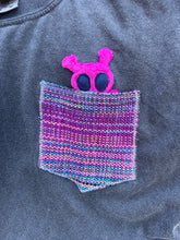 Load image into Gallery viewer, Mamasloom Hubble Pocket T-shirt (Medium)
